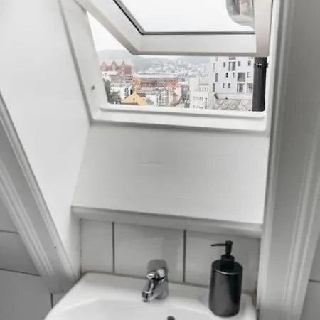 Centrum With Terrace Апартаменти Берген